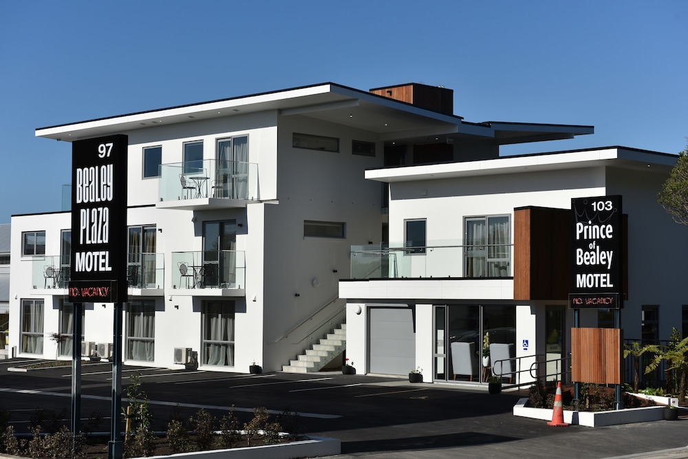 103 Prince of Bealey Motel 6/40