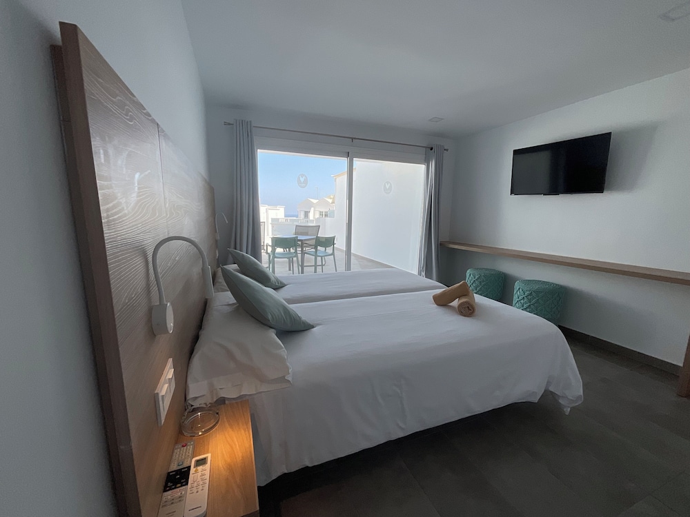 Classic, Studio, Twin Beds, Garden or Terrace View