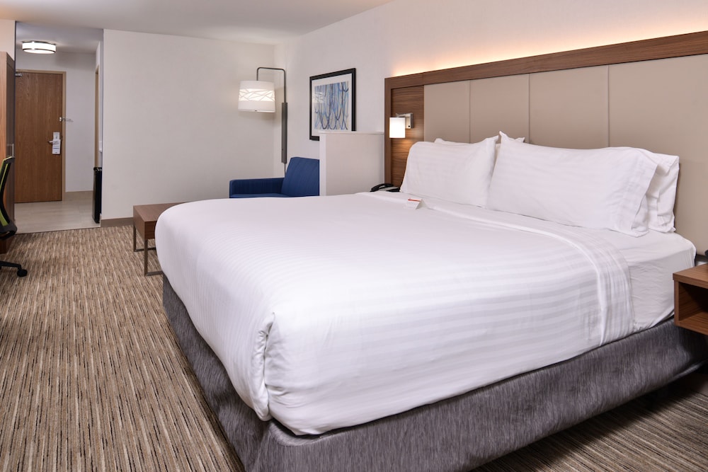 Holiday Inn Express Hotel & Suites Lacey-Olympia 15/49