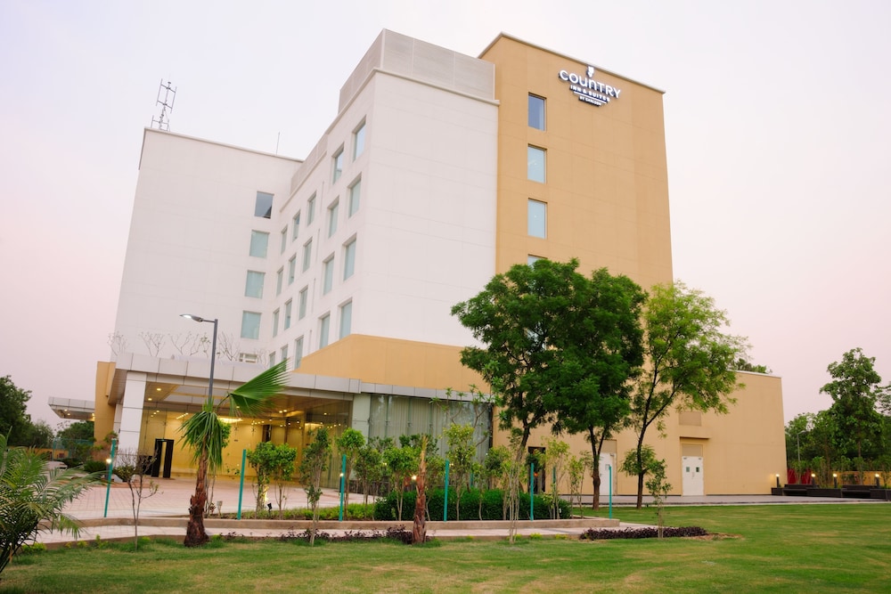 Gurmon Hotels Sohna Road Gurugram a Member of Radisson Individuals 4/75