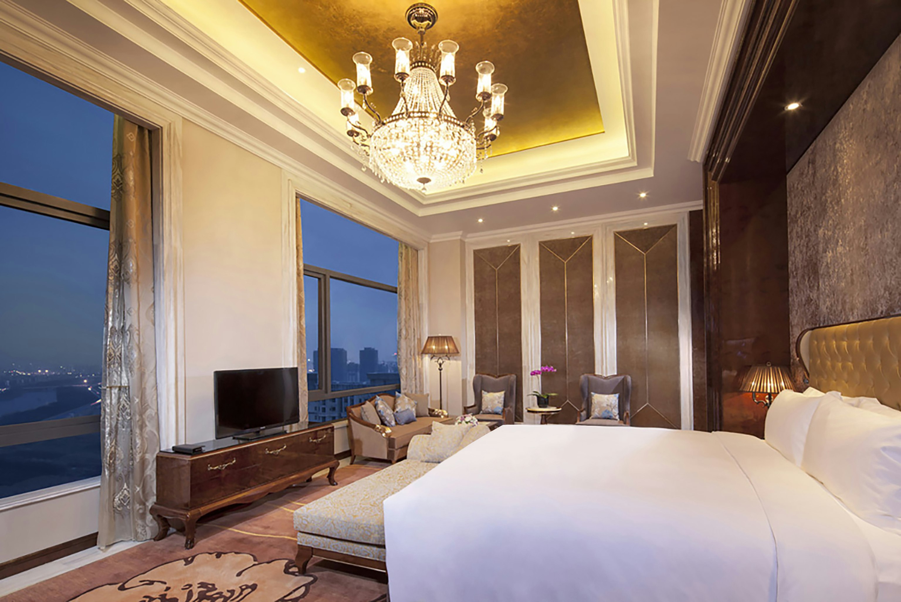 PRESIDENTIAL, SUITE, KING BED