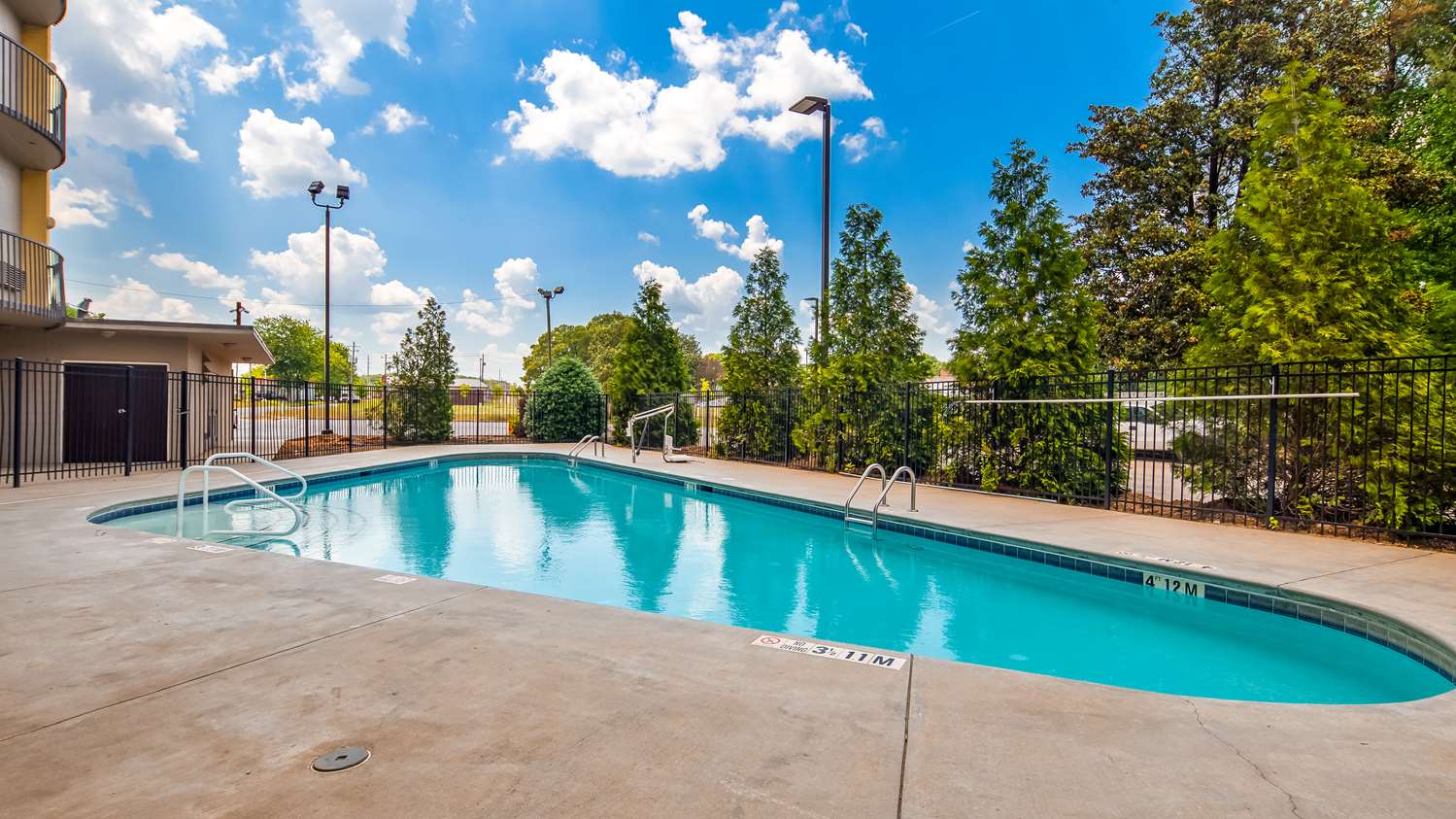 Best Western Plus Atlanta Airport-East 32/33