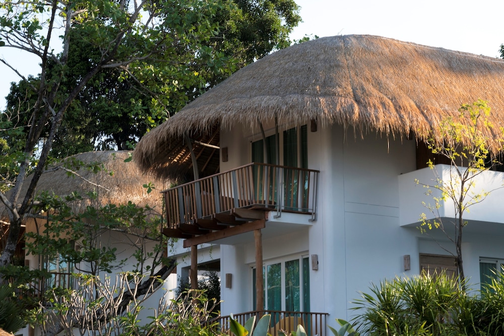 Eden Beach Khao Lak Resort and Spa 8/139