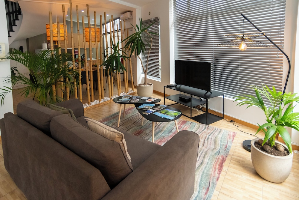 Central Guest House 36/50