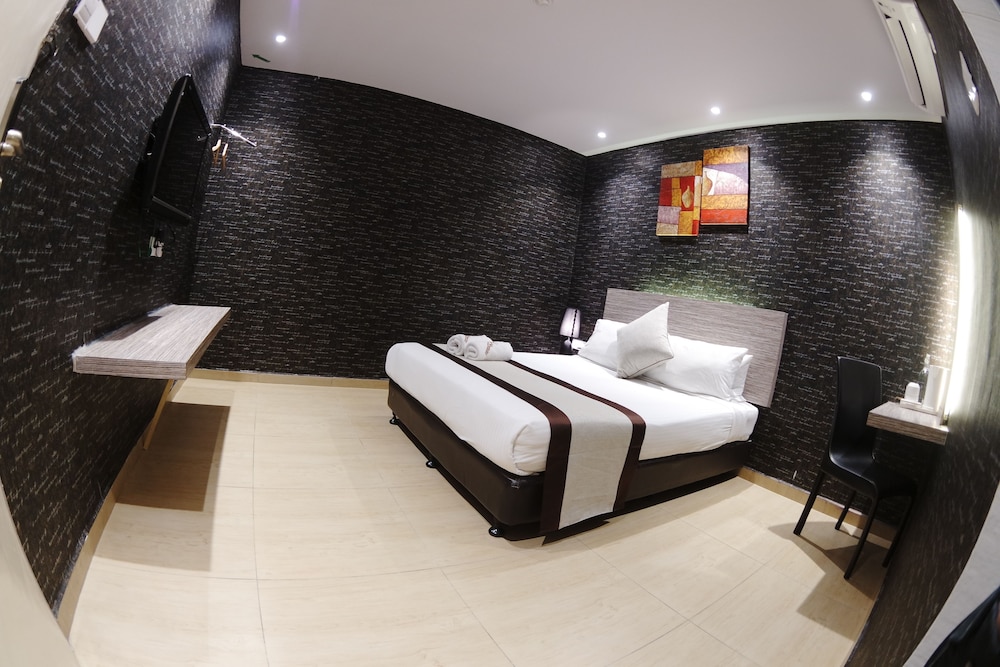 HereHotel.com 18/38