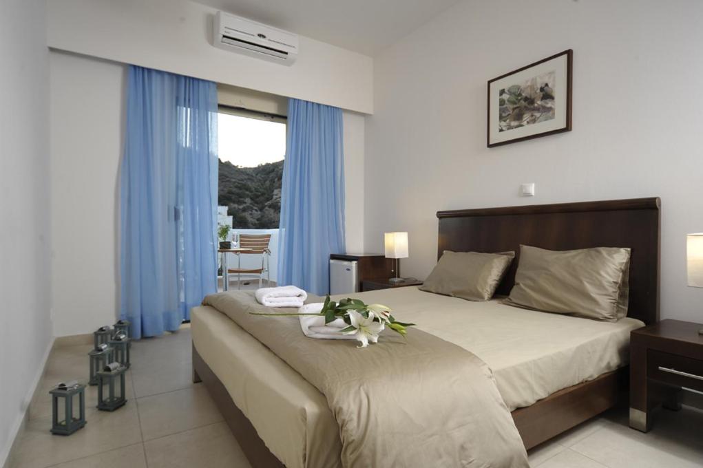 Glaros Hotel 24/63