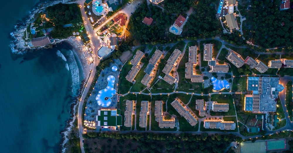 Mareblue Beach Resort photo4