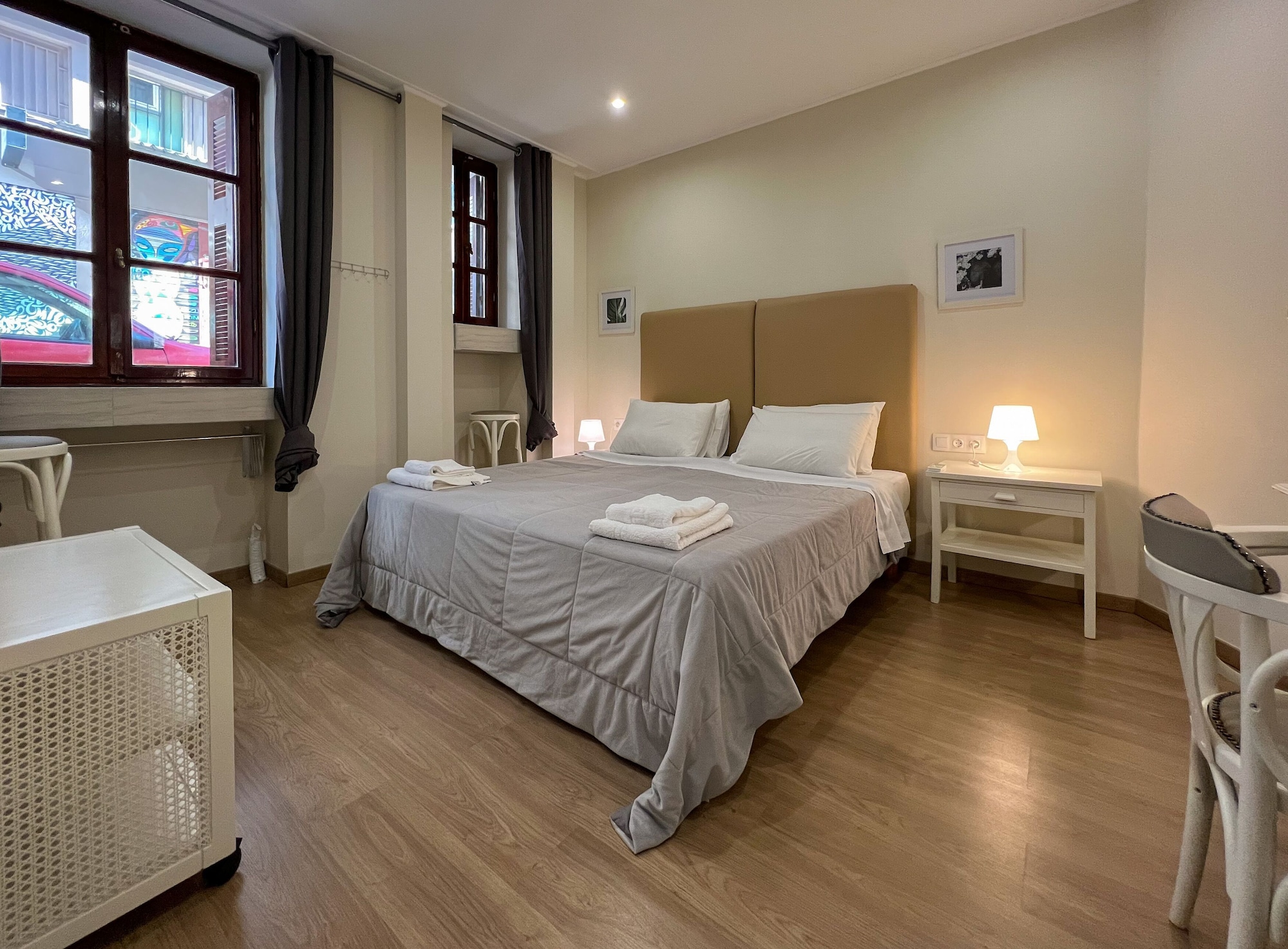 1 BEDROOM, SEMI BASEMENT, APARTMENT, 2 DOUBLE BEDS, SOFA