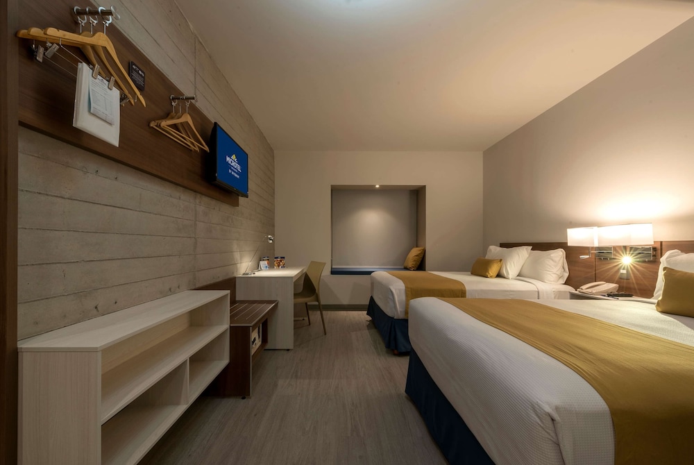 ROOM, 2 DOUBLE BEDS