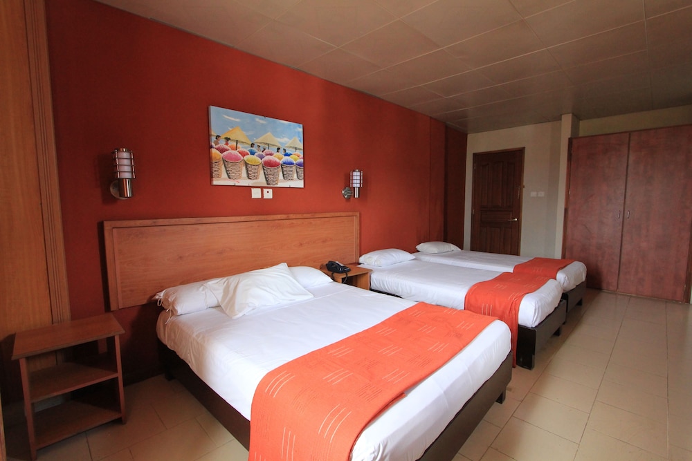Champ De Mars Hotel 12/39