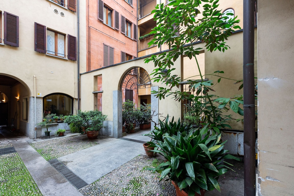 Brera Apartments In Garibaldi 44/50
