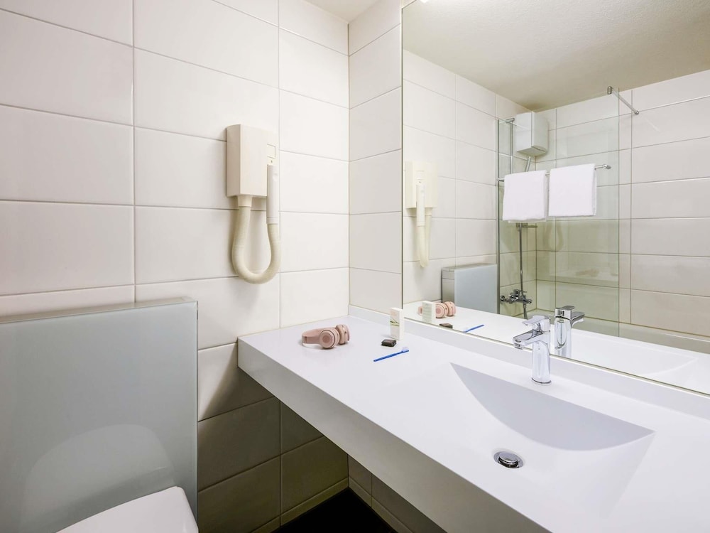 Ibis Zurich Adliswil 72/74