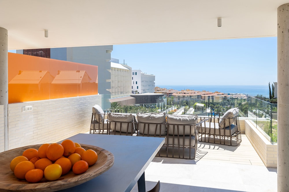 Leiro Residences 42/50