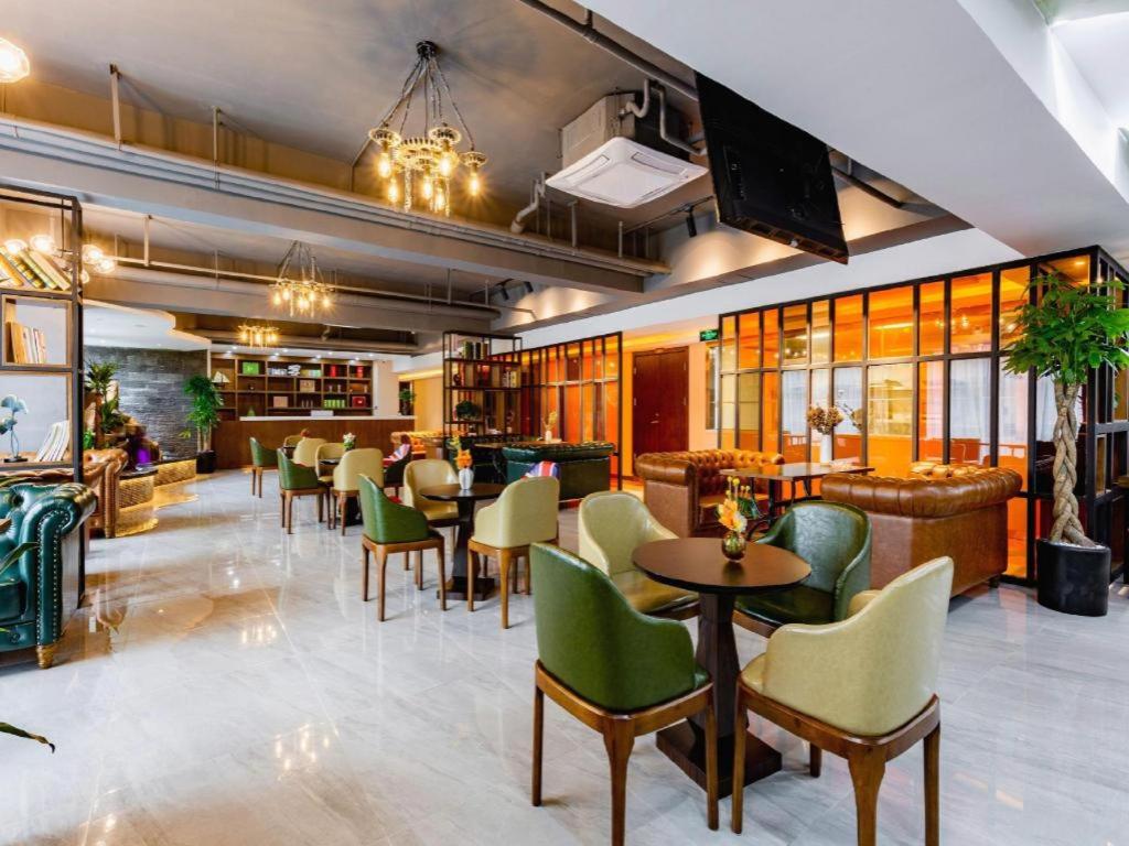 James Joyce Coffetel Chengdu (Shuangliu Airport Haibing City Wanda) 42/43