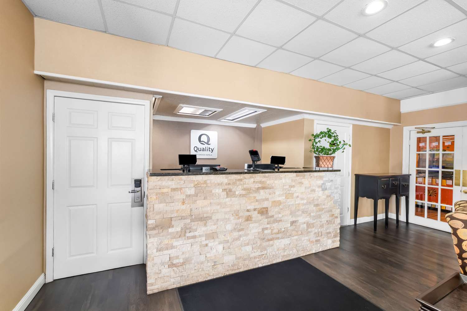 Quality Inn Tullahoma, TN 3/36