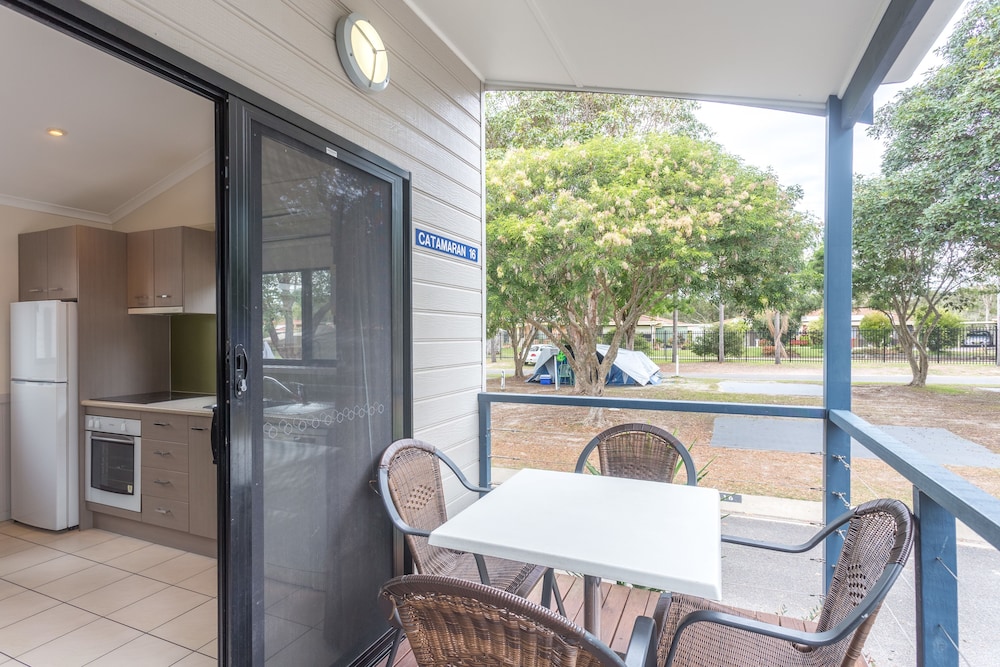 SHOAL BAY HOLIDAY PARK 11/70