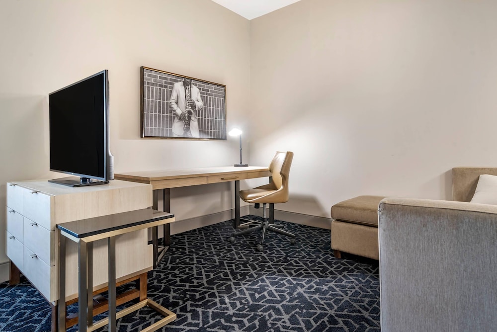 Lyric Hotel West End, Trademark Collection by Wyndham 38/50