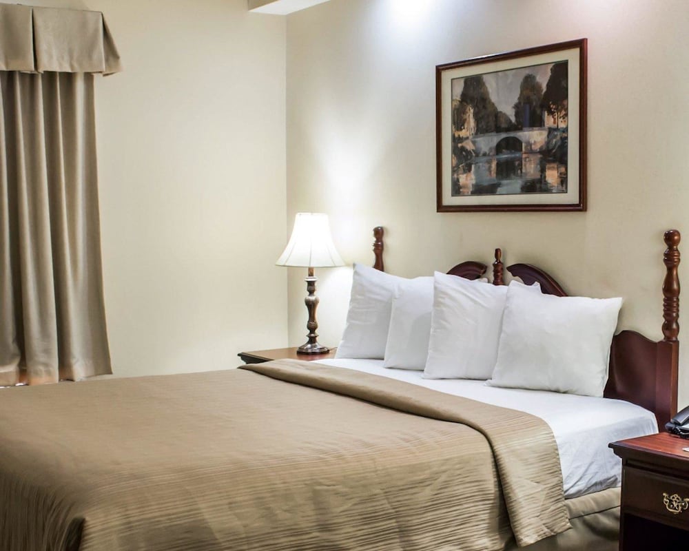 Quality Inn Goldsboro 7/36