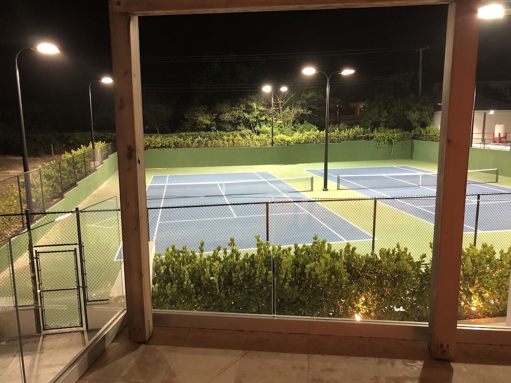 Hodges Bay Resort & Spa, an HQ Luxury Resort & Residences 35/67