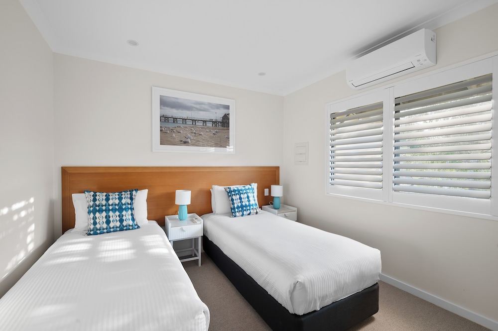 3 Bedrooms, Apartment, 1 King and 4 Single Beds