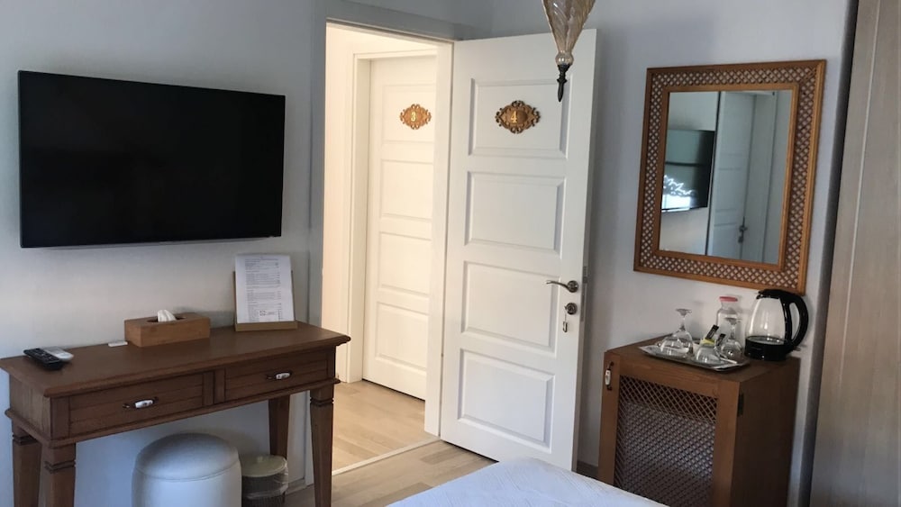 Kerme Ottoman Alacati 24/50