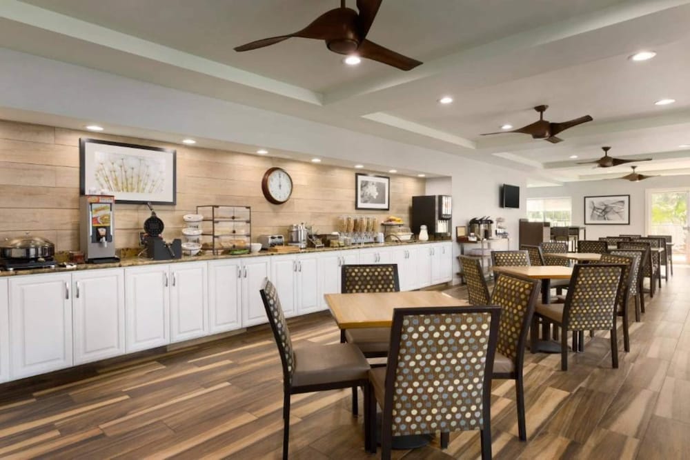 Hotel Flamingo Inn & Suites Vero Beach I-95 38/54