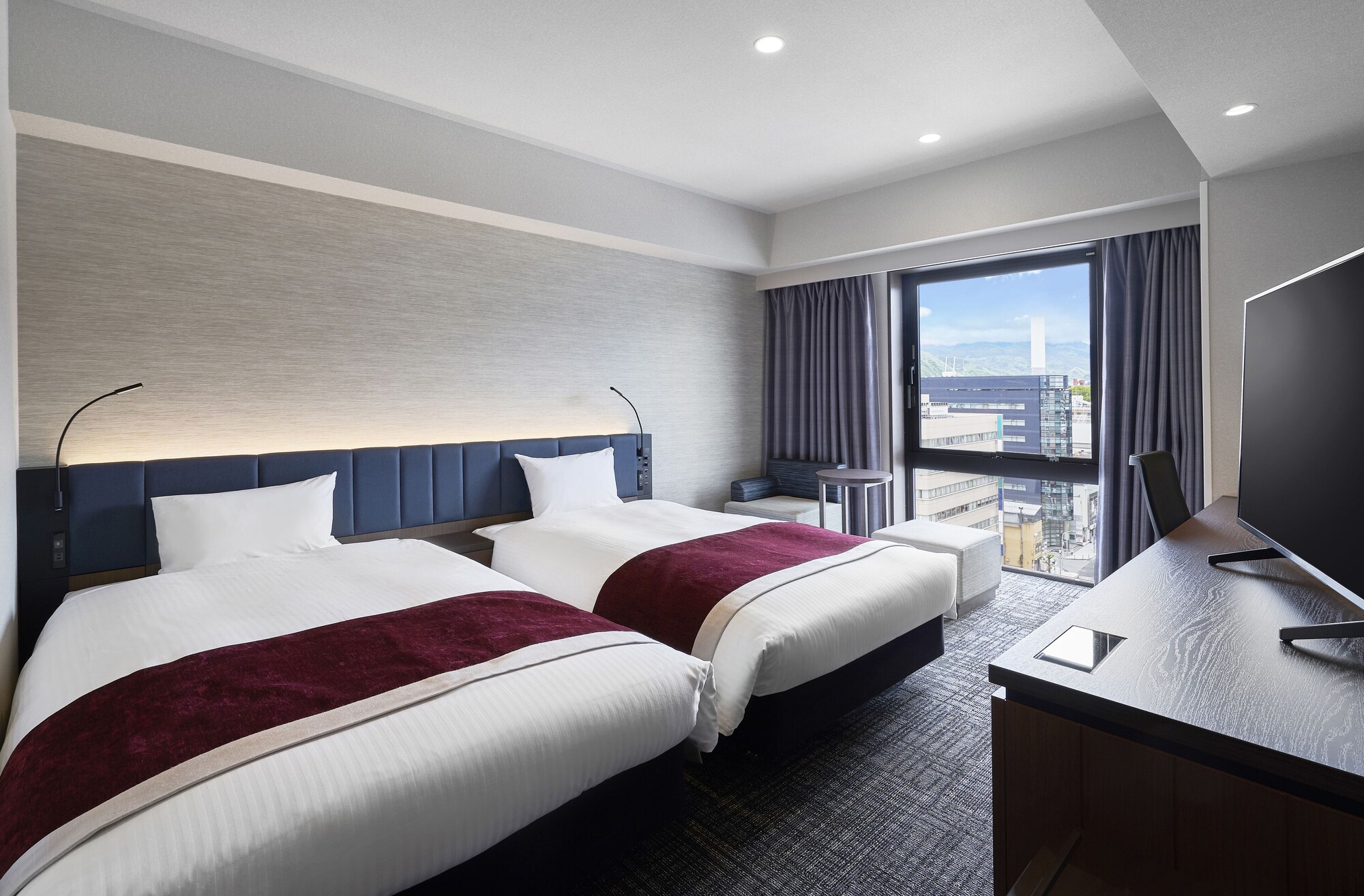 MODERATE, TWIN BEDS