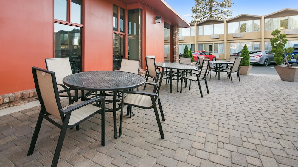 Best Western Pony Soldier Inn & Suites 30/40