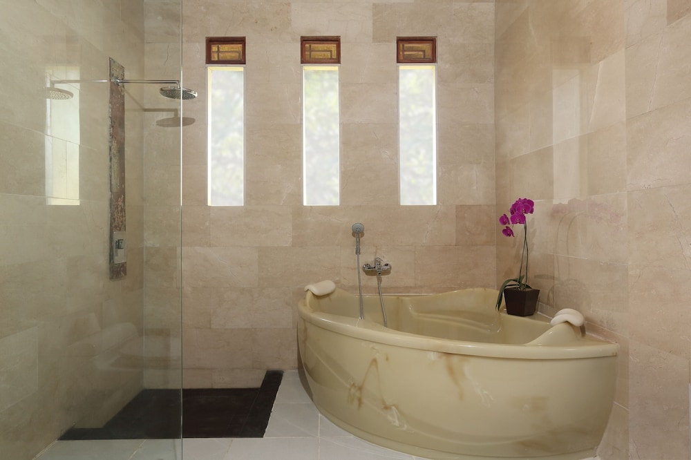 Bali Tropic Resort And Spa 25/72