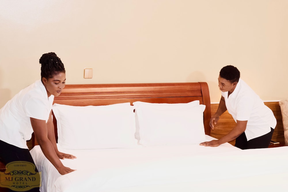 MJ Grand Hotel 6/49