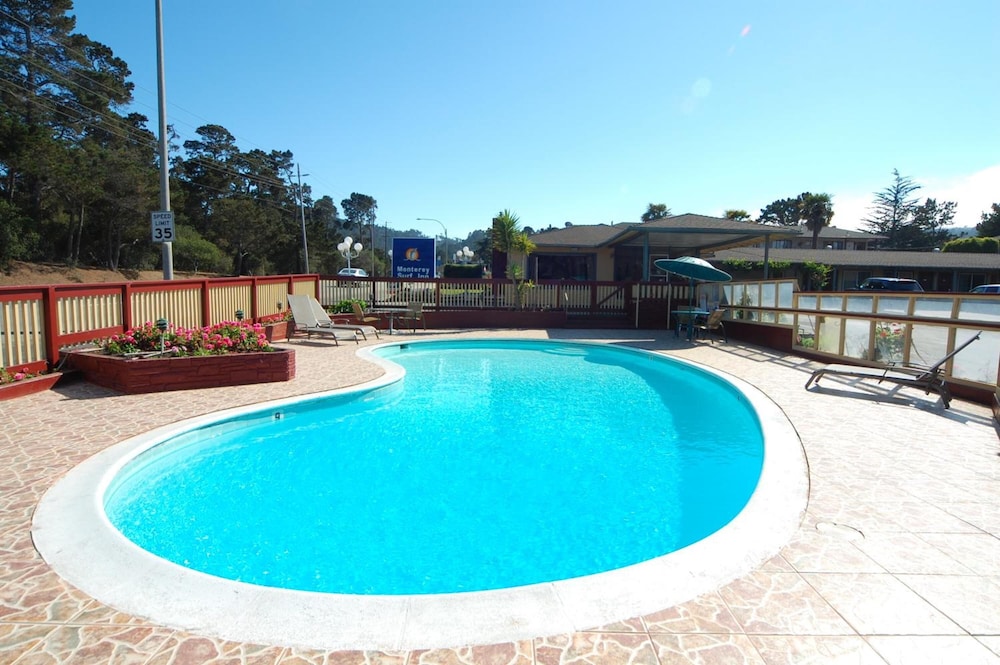 Monterey Surf Inn 26/40