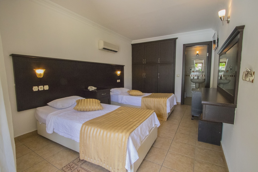 Ata Lagoon Beach Hotel 9/50