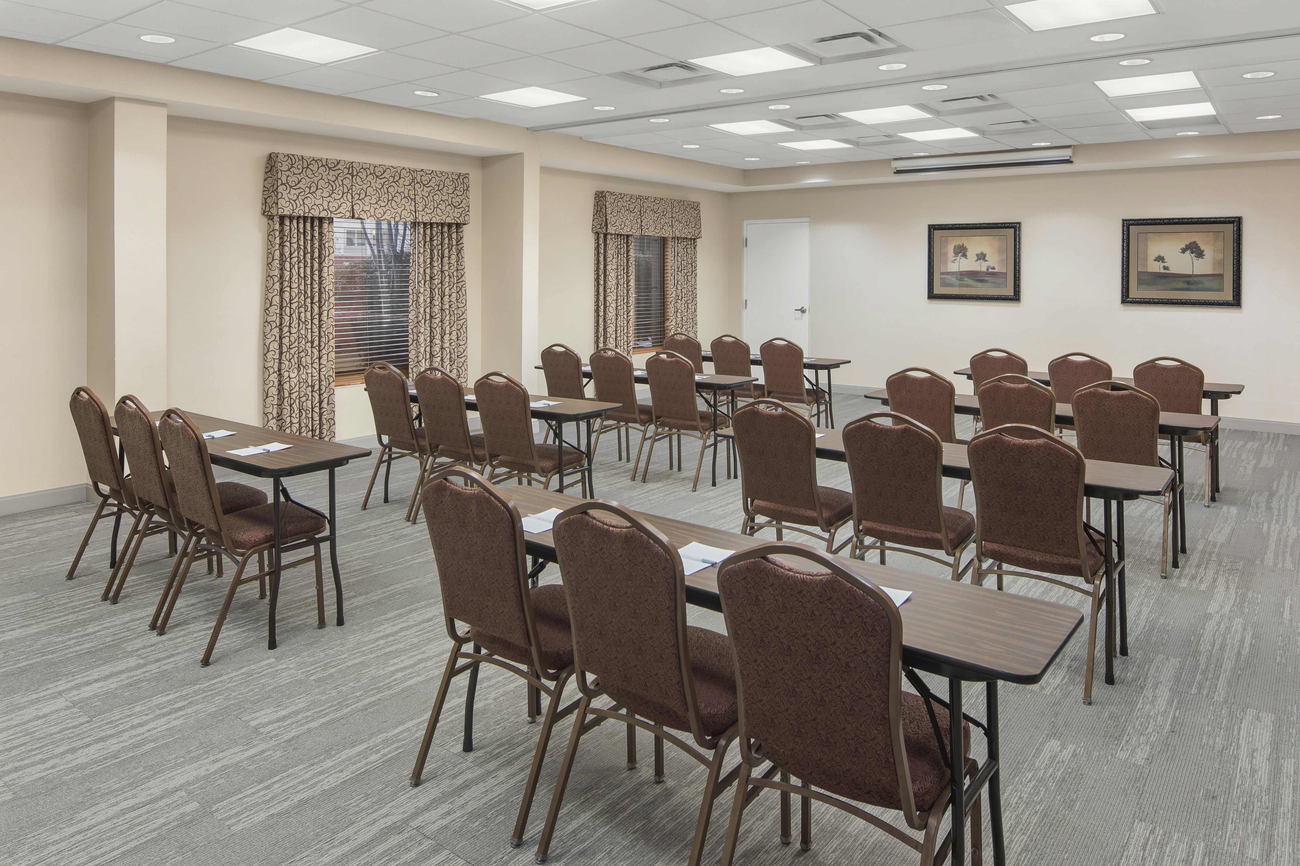 Hampton Inn Suites Macon I 75 North 9/13
