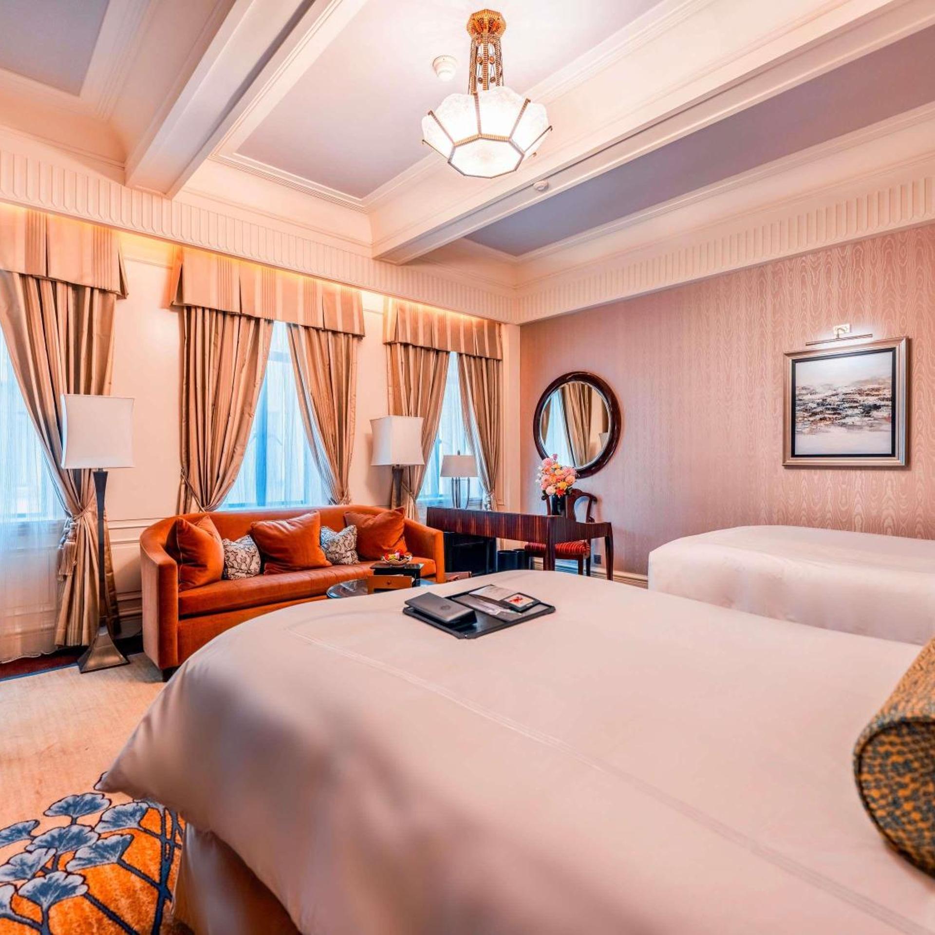 Fairmont Gold, Queen Bed