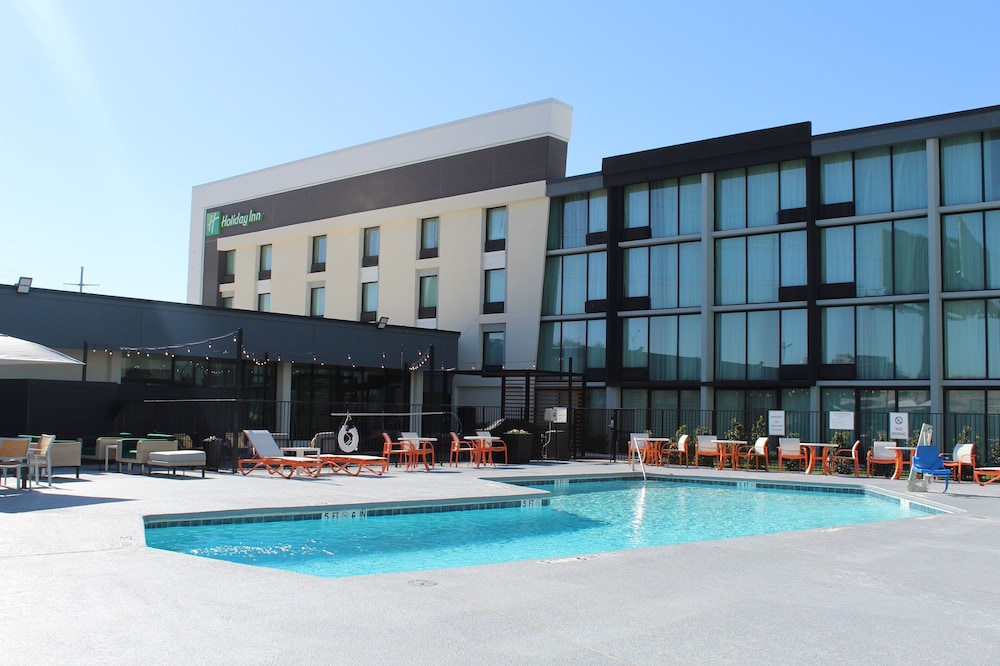 Staybridge Suites Dallas Market Ctr Love Field, an IHG Hotel 4/50