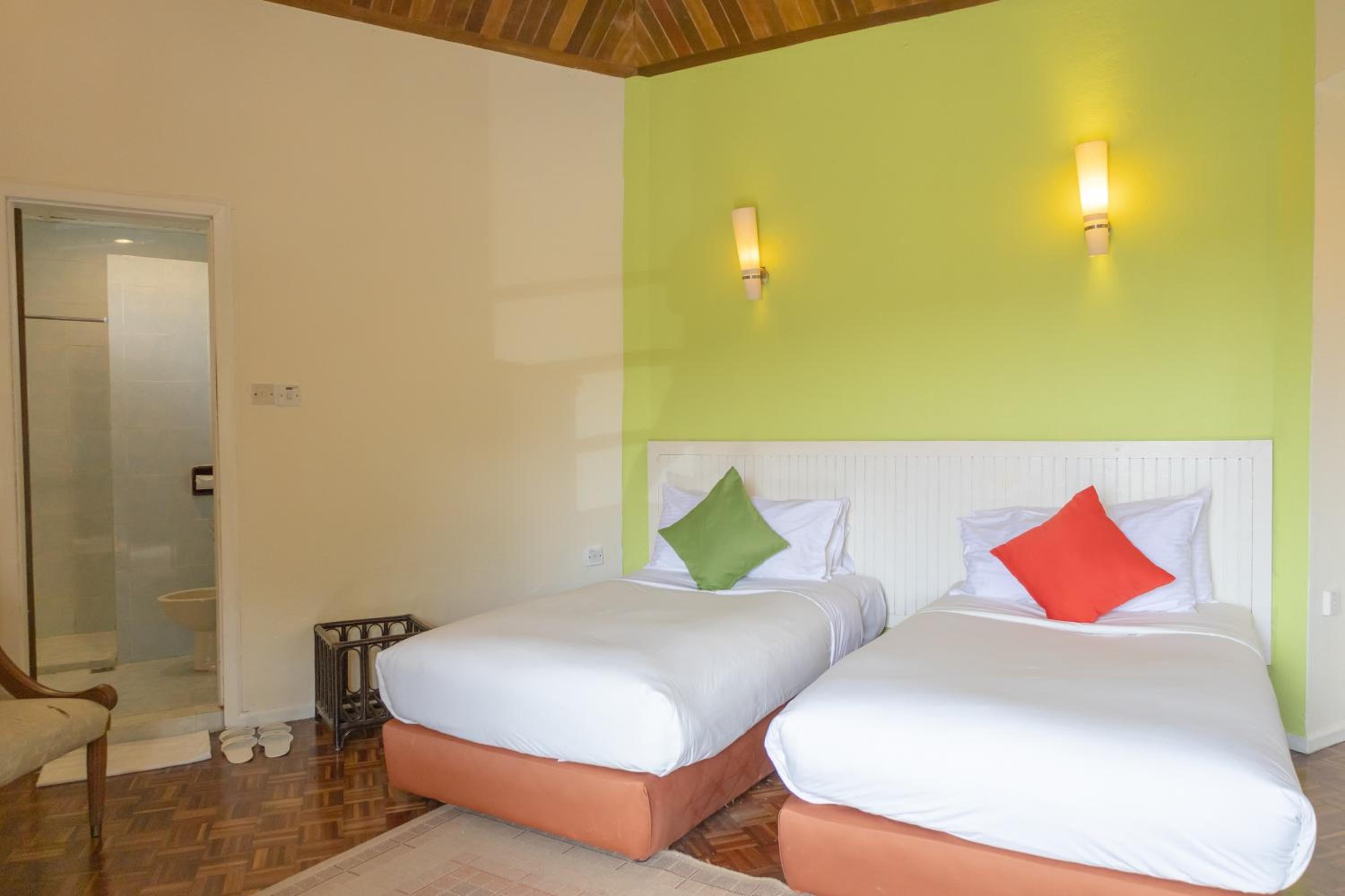 Hill, Lodge, Twin Beds
