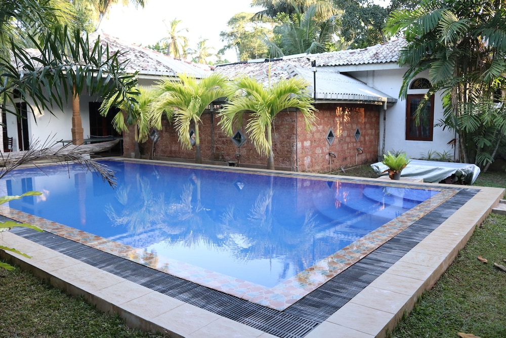 Pavana Hotel 59/63
