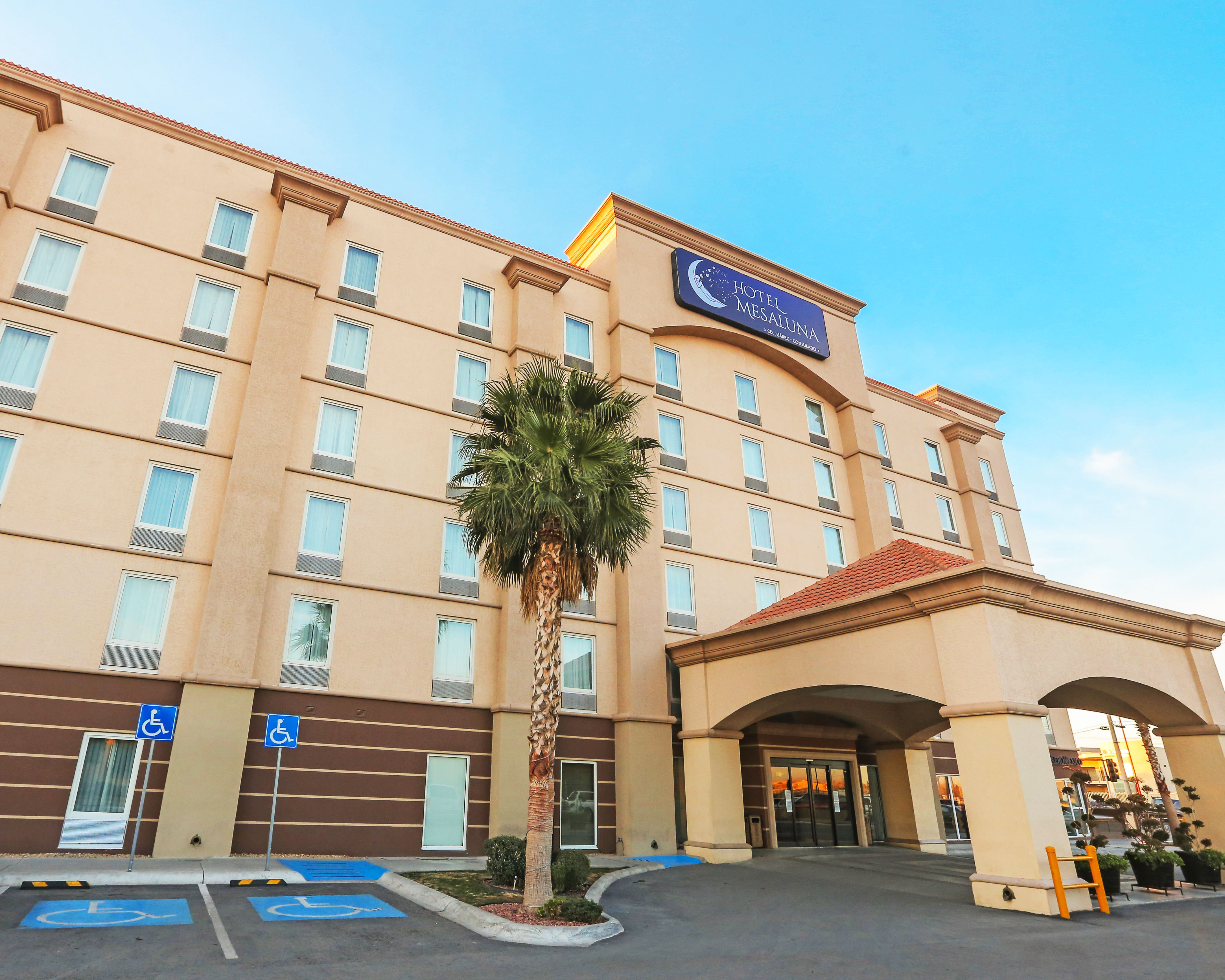Hotel Mesaluna Near American Consulate Ex Quality Inn Ciudad Juarez Near Consulate 2/11