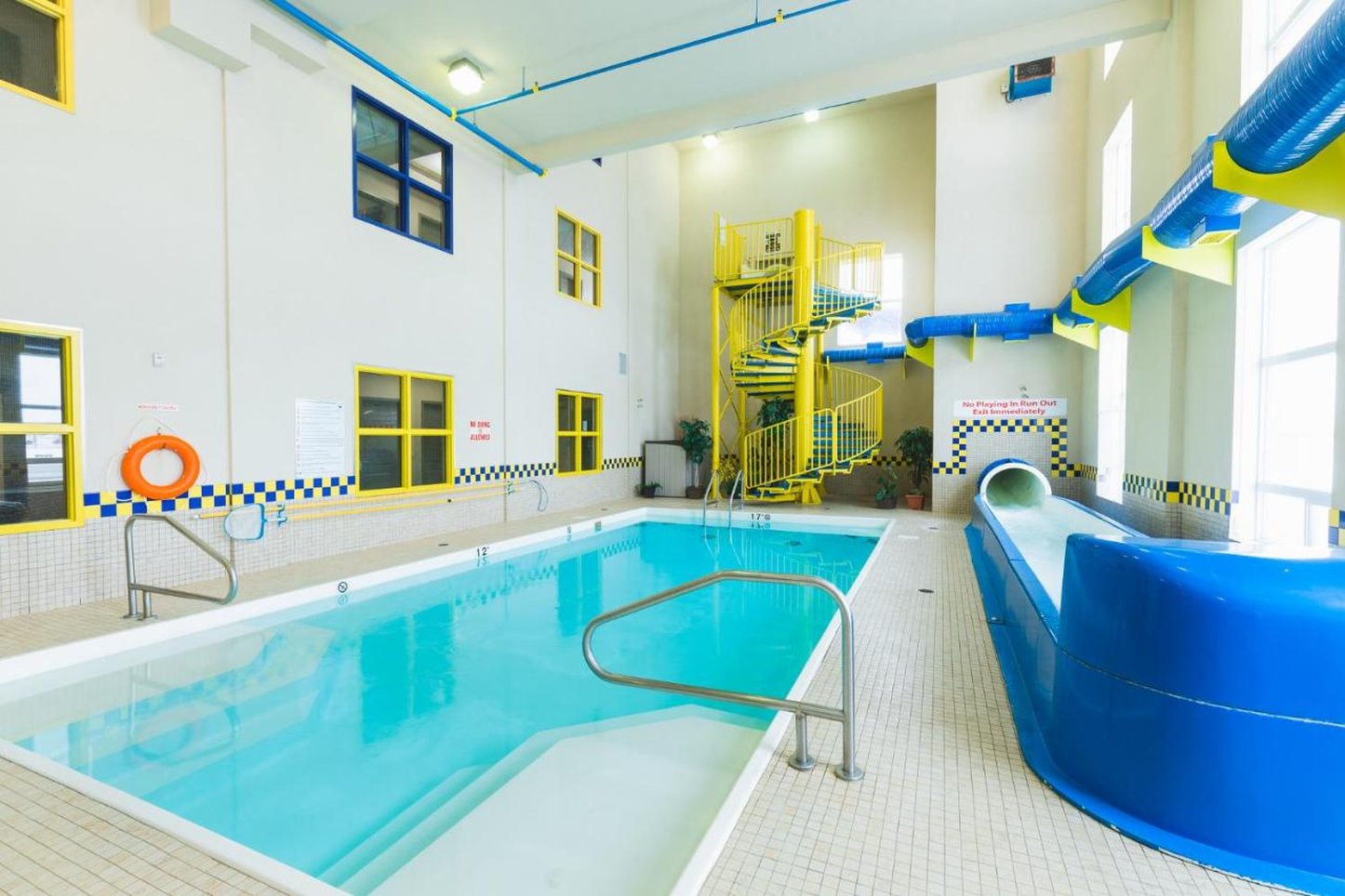 Redwood Inn Suites Grande Prairie 34/61