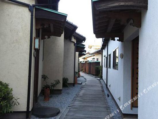 Hotel Shikimi 35/36