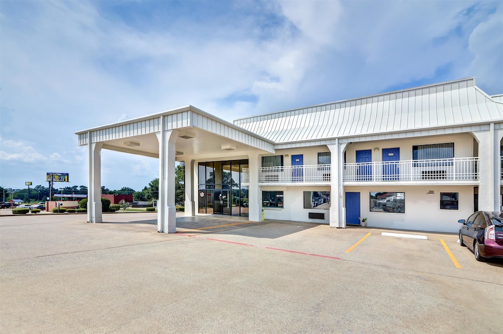 Motel6 Lindale, TX 27/34