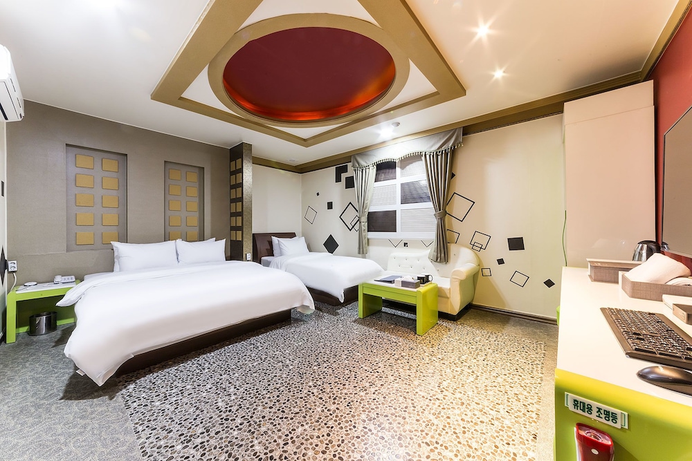 Hotel Millennium 17/43