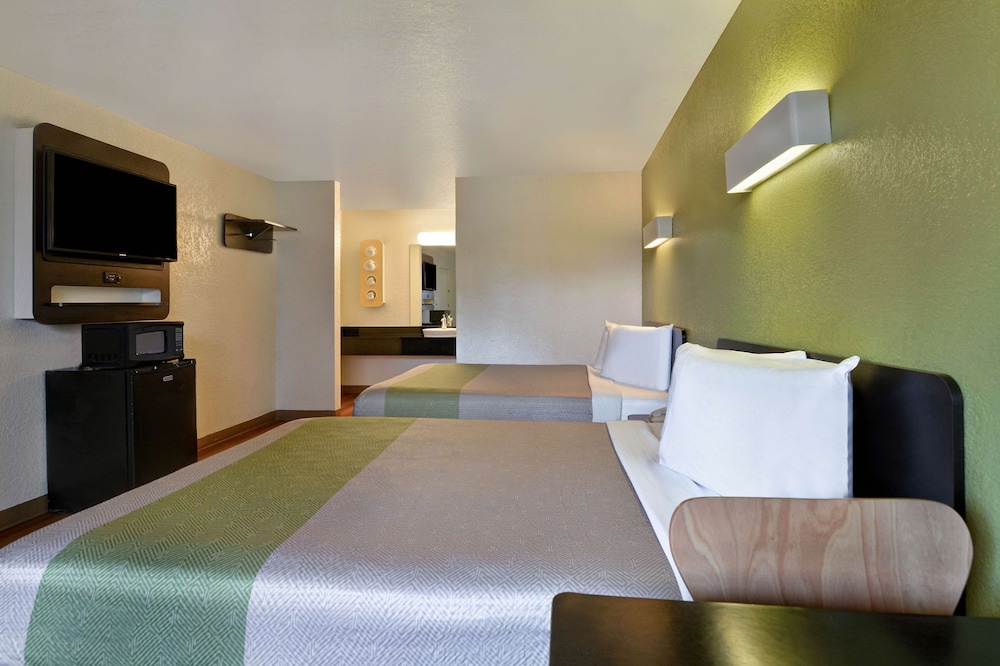 Motel6 Destin, FL 25/51