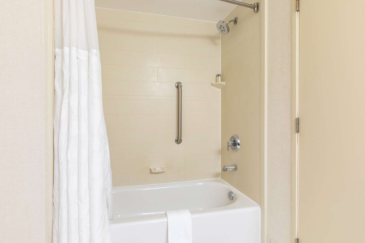 Wingate By Wyndham Charlotte Speedway Concord 66/69