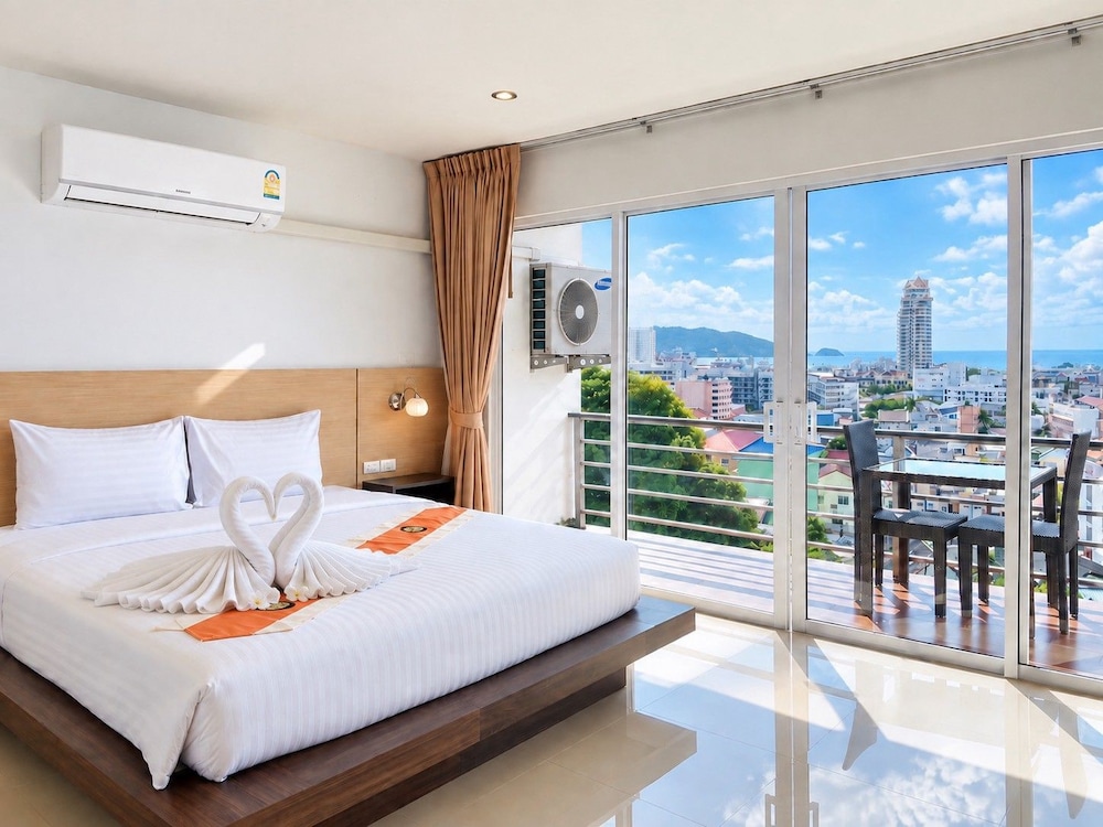 Deluxe, King Bed, Sea View