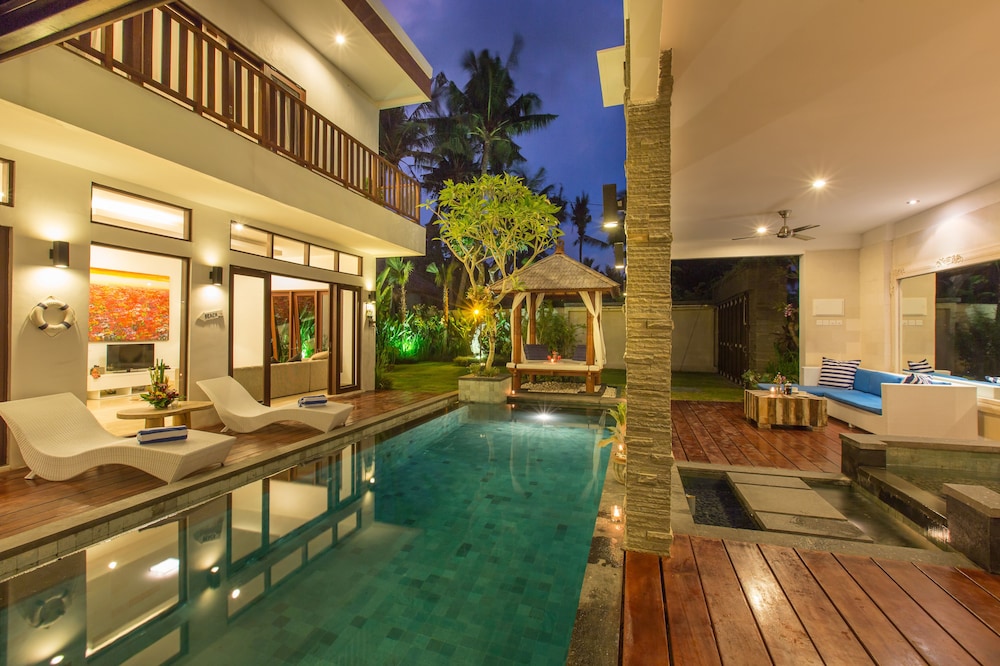 Villa Club Corner Residence by Nagisa Bali 14/34