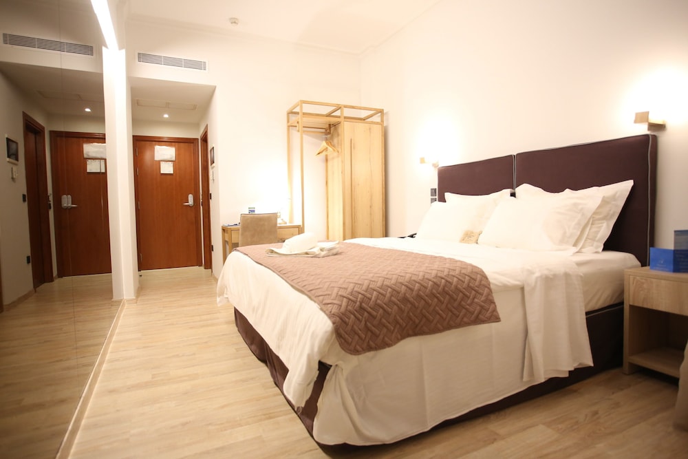 ANASTAZIA LUXURY SUITES & ROOMS 24/70