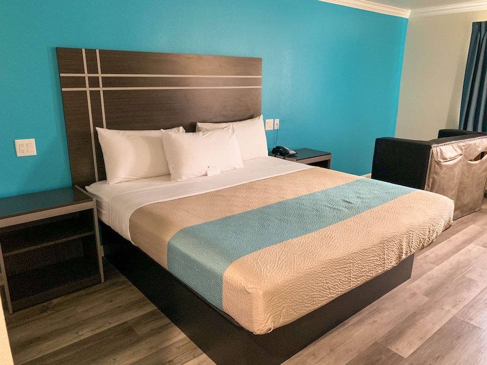 Motel6 Houston, TX – Hwy 249 and Fallbrook 14/44