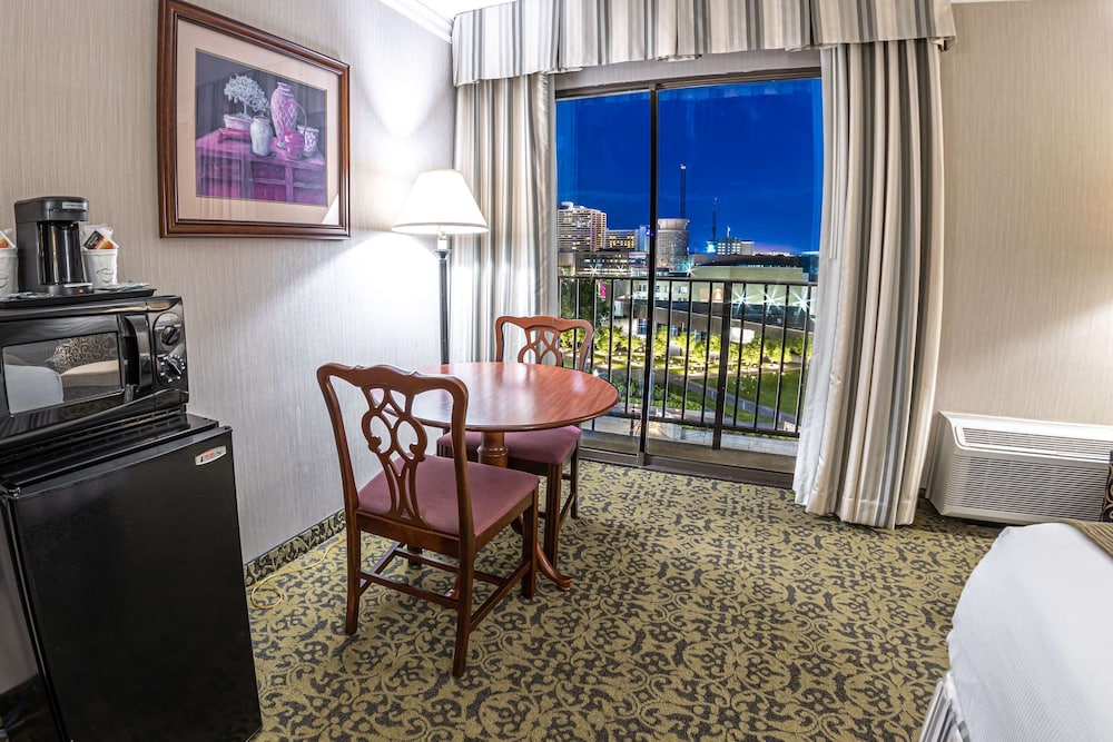 Salt Lake Plaza Hotel 34/39