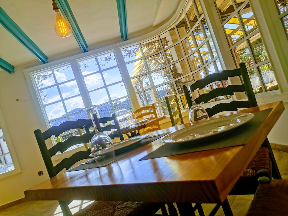 restaurant-cafeteria